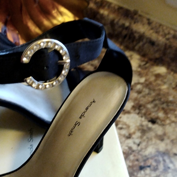 EUC  Amanda Smith Black Satin heels - Picture 6 of 9